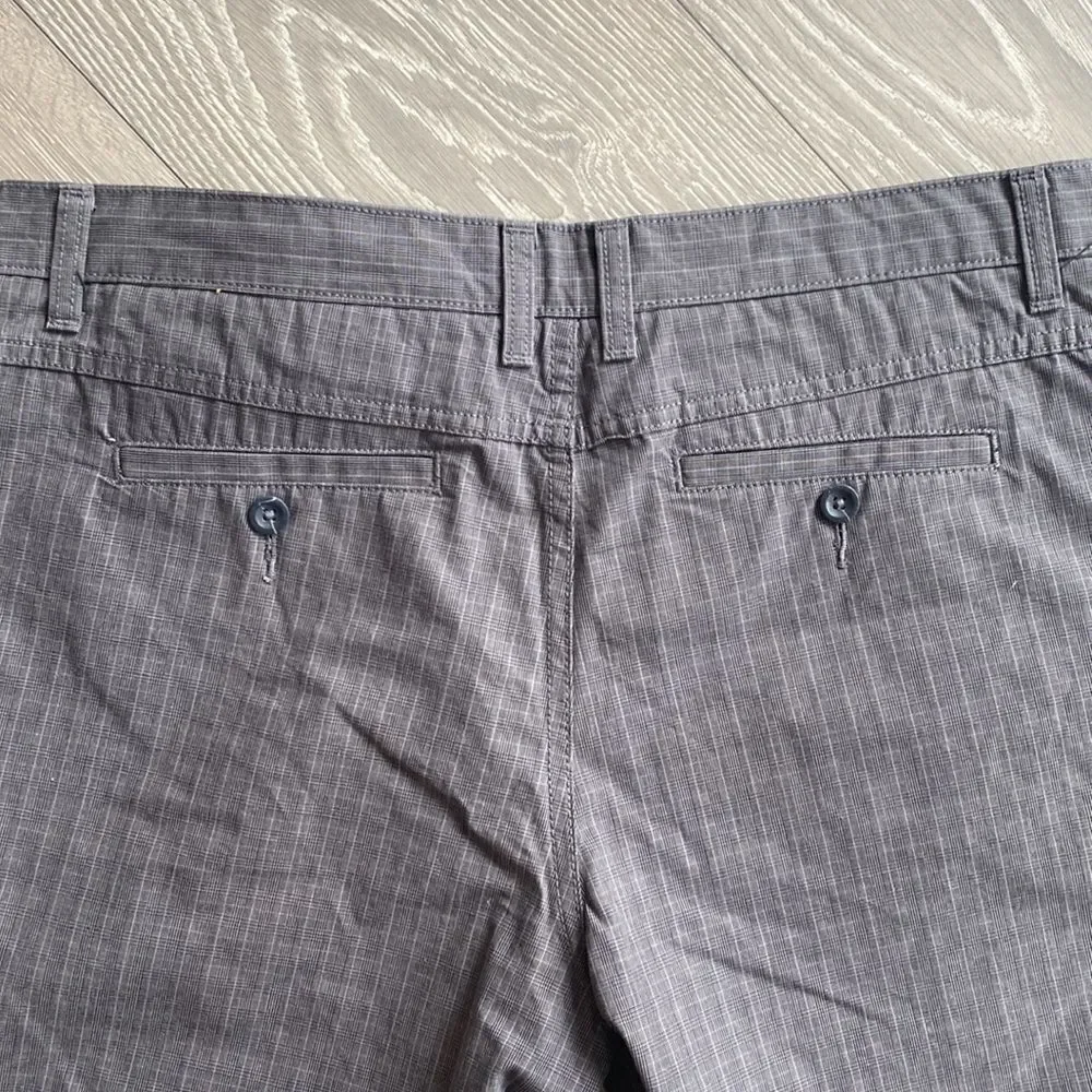 Kenneth Cole Shorts  - Picture 5 of 5